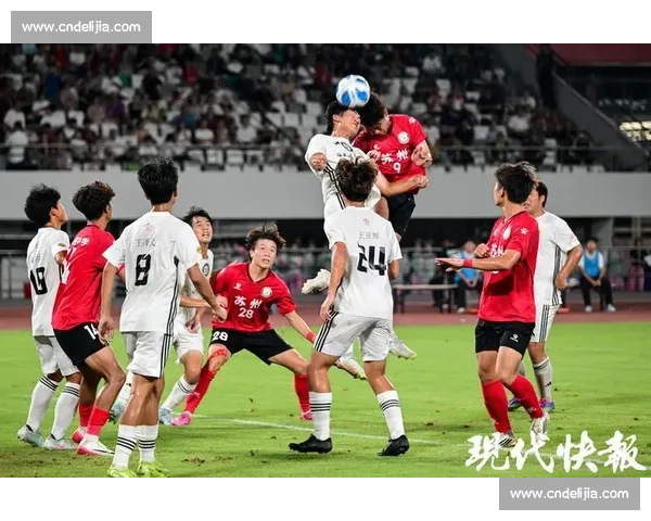 江苏海安博文高中足球队出征全国总决赛 青春风暴剑指冠军 江苏海安博文高中足球队出征全国总决赛 青春风暴剑指冠军