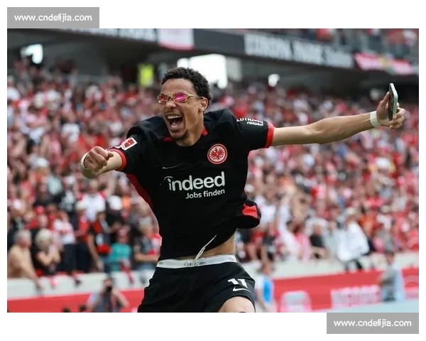 罗马诺确认罗伯逊未来未定，利物浦转会谈判暂缓