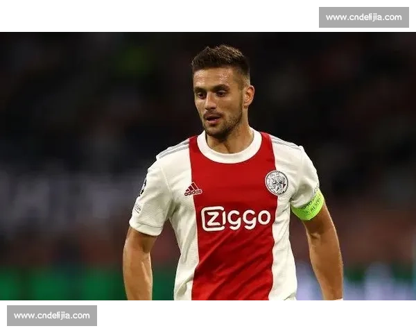 设计师 Mattia Zingale 推出五大联赛冠军纪念贴纸 致敬足坛经典赛季